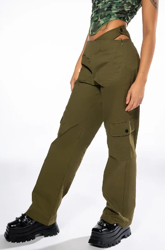 ALL I WANT DETAILED WAIST STRAIGHT CARGO PANT